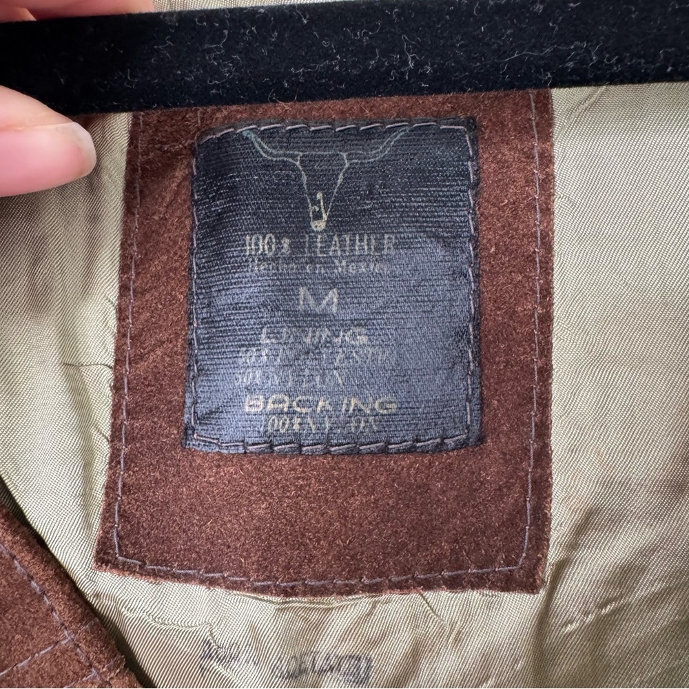 Leather made in Mexico Dark Brown Vest with Wildlife Design medium - Picture 5 of 7